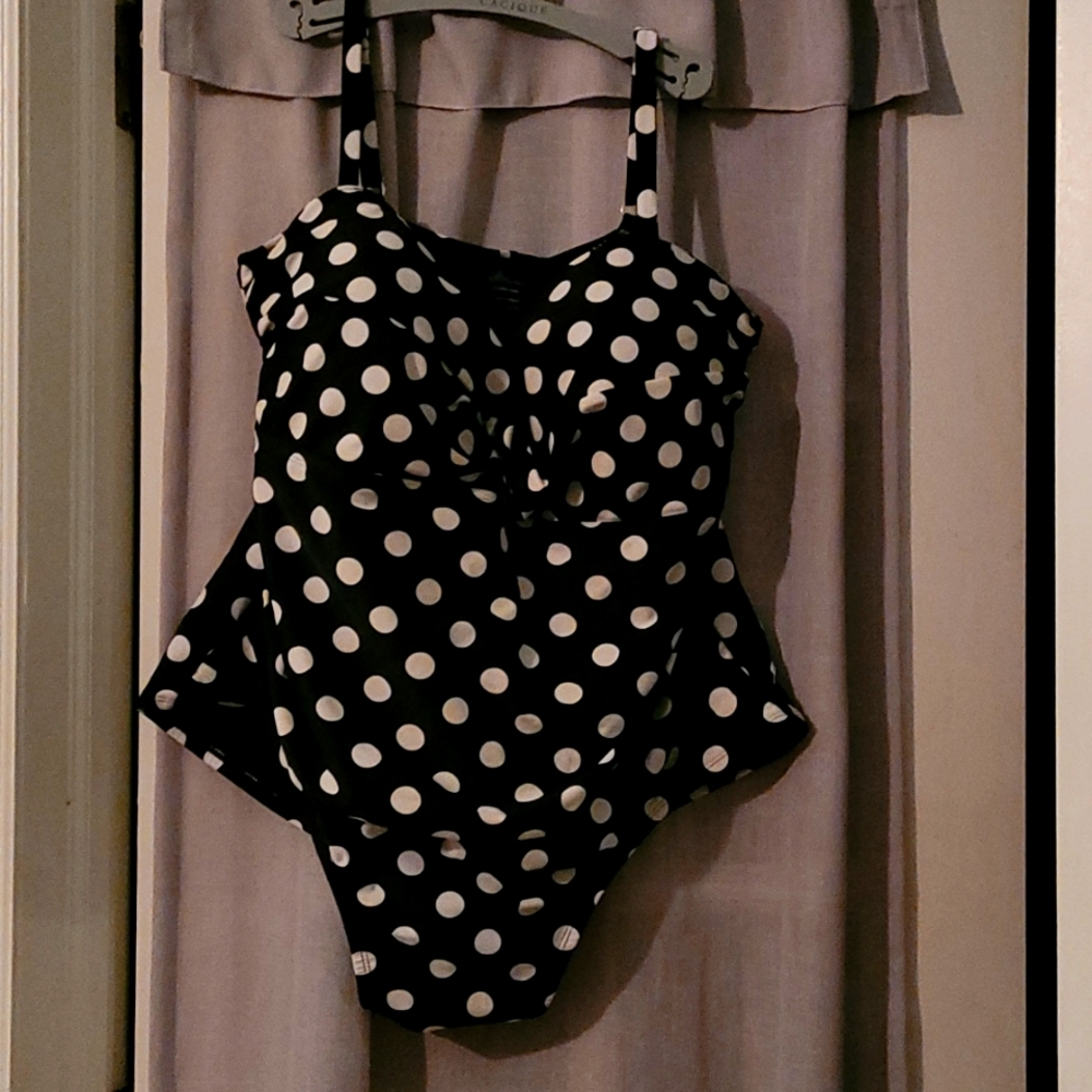 Catalina 2X (18-20) swim suit with molded cups